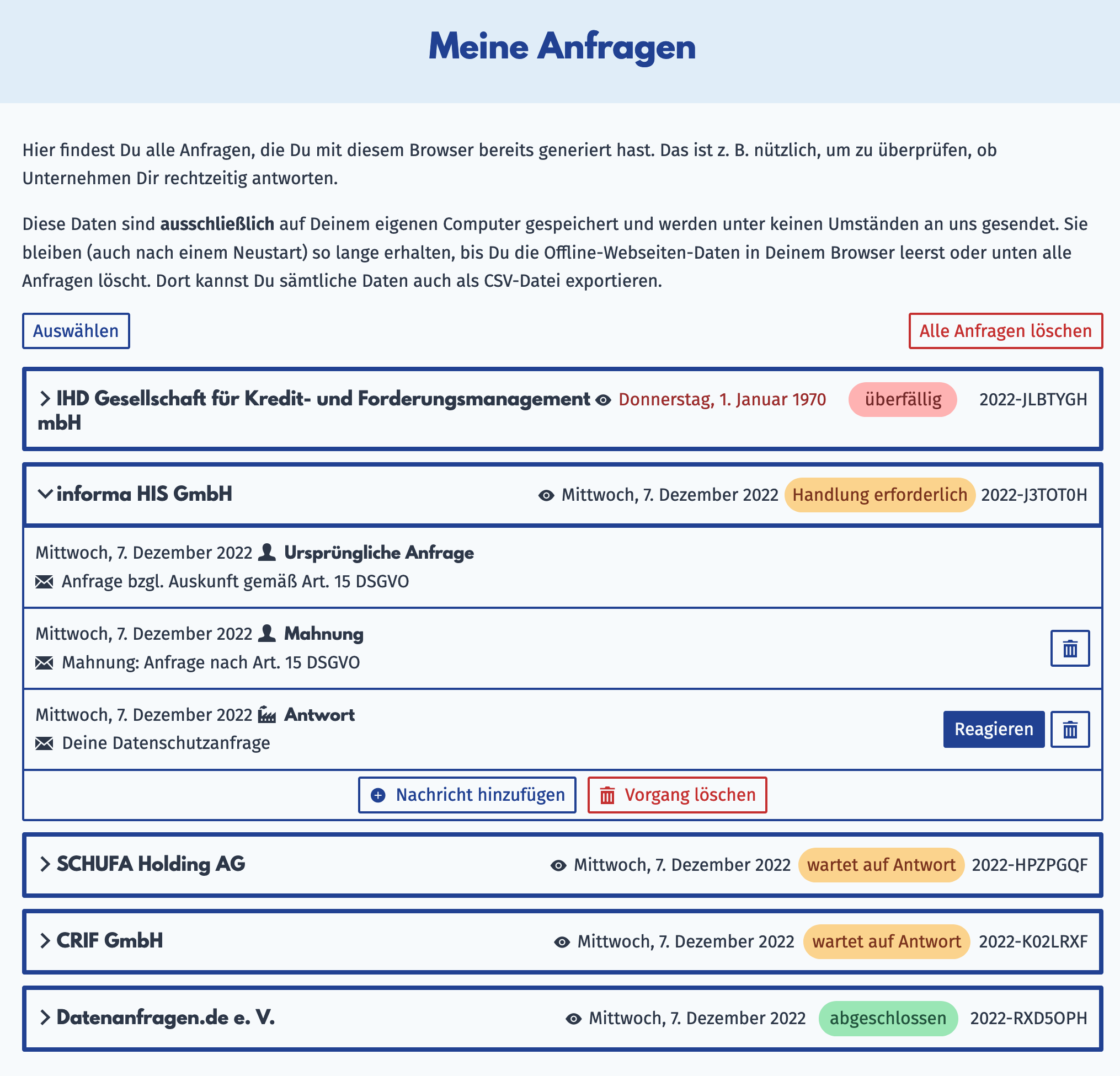 Screenshot der „Meine Anfragen“-Seite. Unter dem Erklärungstext stehen mehrere Vorgänge mit verschiedenen Status, wie etwa „wartet auf Antwort“, „überfällig“ und „abgeschlossen“. Ein Vorgang ist aufgeklappt und enthält zwei Nachrichten, eine von der Nutzer_in und eine des angefragten Unternehmens.